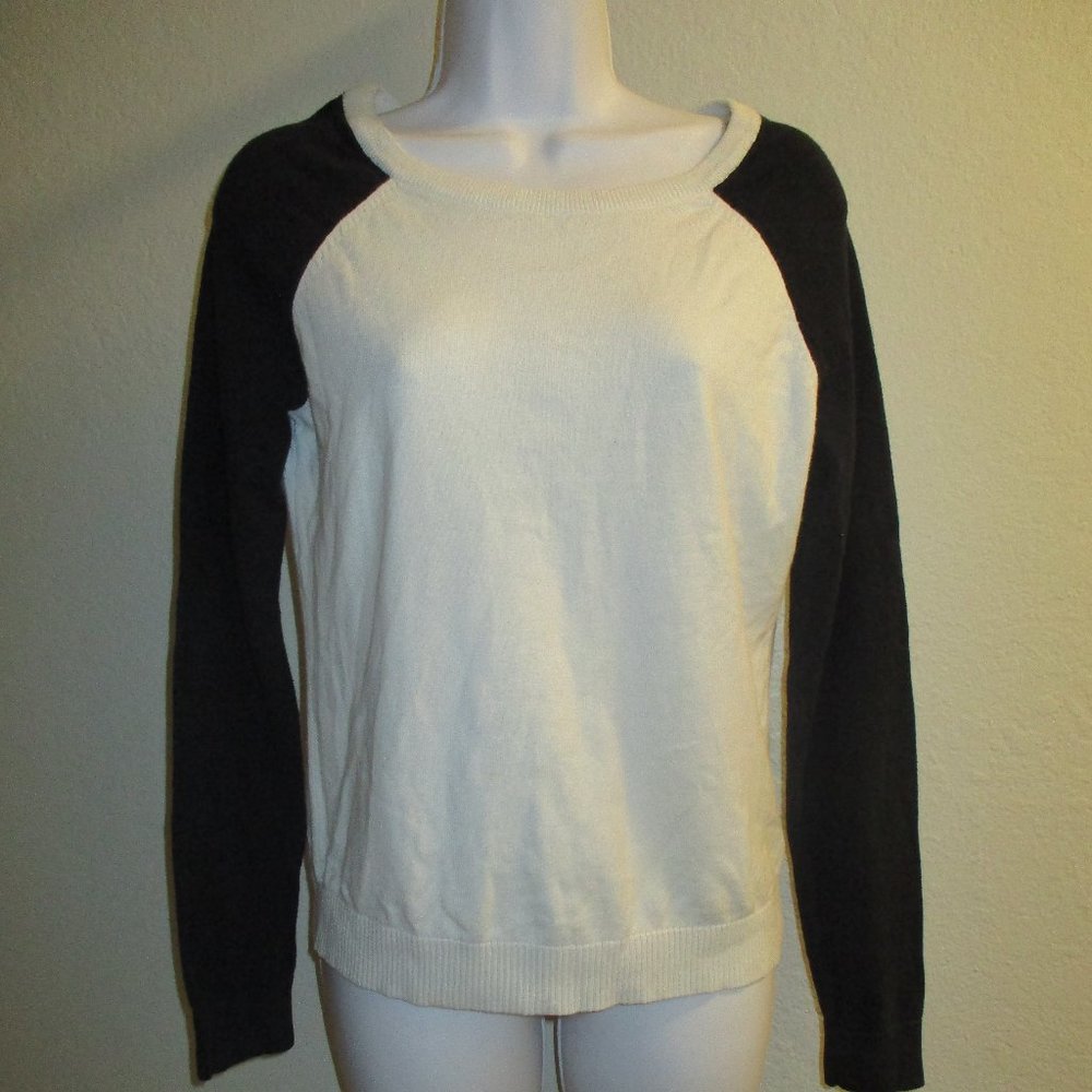 Forever 21 Black White Long Sleeve Pullover Sweater -- Final Price